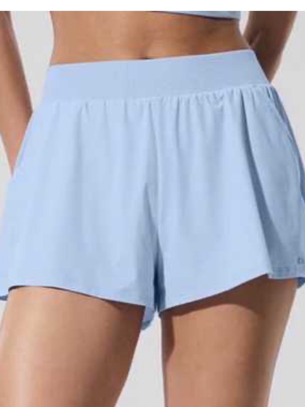 ALO Yoga Breezy Shorts size small-Seashell Blue